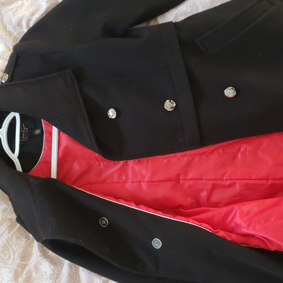 A spring coat - Picture 6 of 6